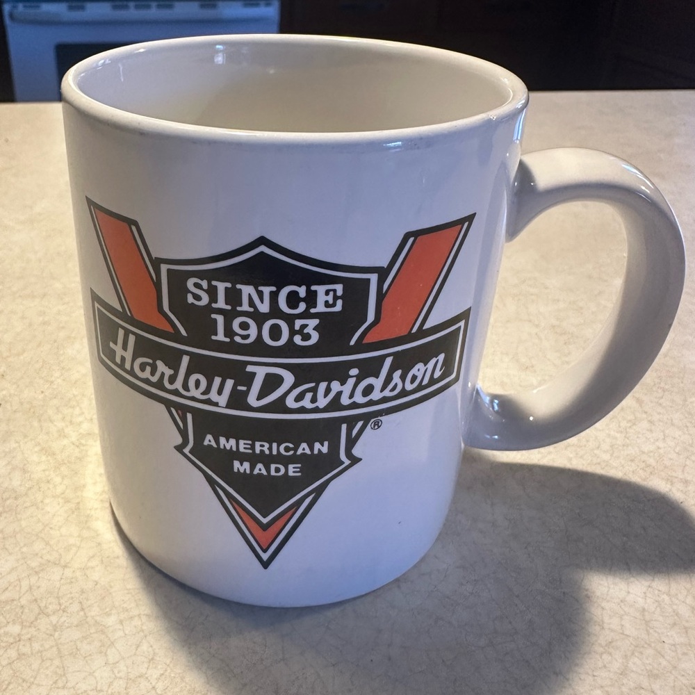 VINTAGE WHITE CERAMIC HARLEY DAVIDSON MUG SINCE 1903